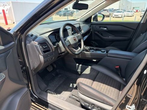 Used 2025 Nissan Rogue SV w/ Rock Creek Premium Package AWD/4WD image 16