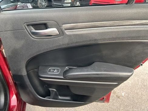 Used 2019 Chrysler 300 Touring w/ Sport Appearance Package image 36