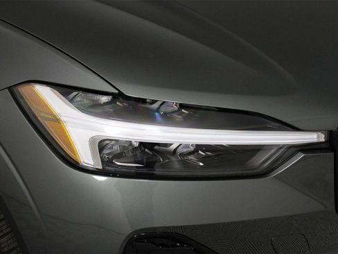 New 2026 Volvo XC60 B5 Plus image 14