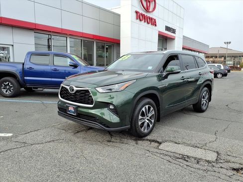 Certified 2023 Toyota Highlander Limited image 3