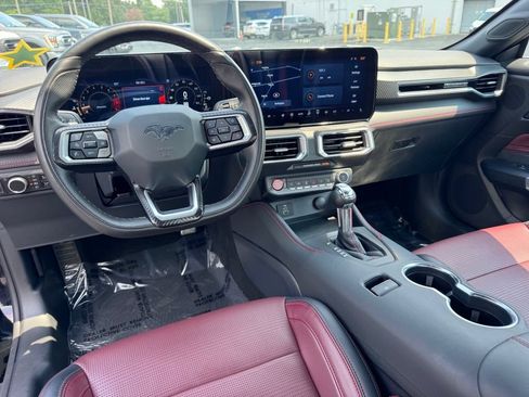 Used 2025 Ford Mustang GT Premium RWD image 6