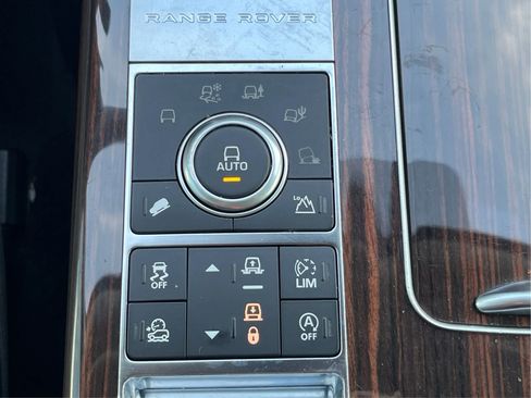 Used 2017 Land Rover Range Rover Long Wheelbase Supercharged image 36