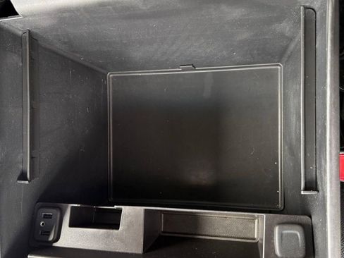 Used 2018 Chevrolet Suburban LT AWD/4WD image 56