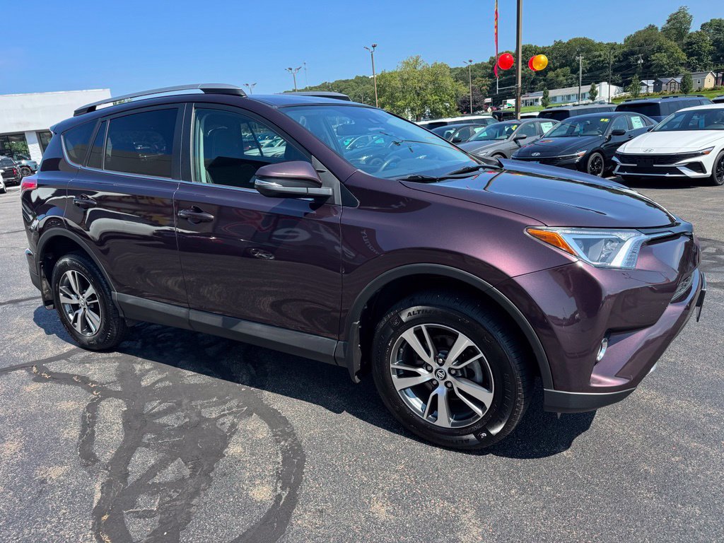 Used 2018 Toyota RAV4 XLE w/ Plus Extra Value Package AWD/4WD image 3