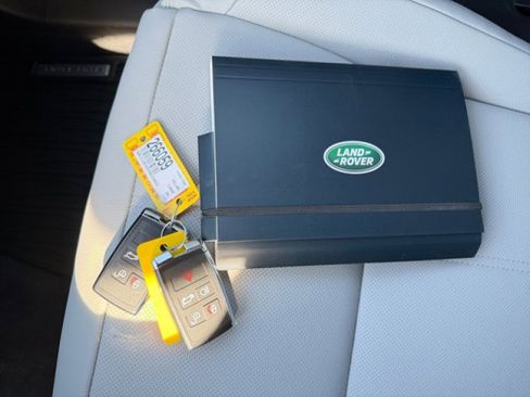 New 2026 Land Rover Range Rover Velar S AWD/4WD image 21