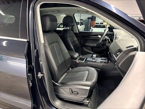Used 2020 Audi Q5 e Premium Plus w/ Premium Plus Package AWD/4WD image 10