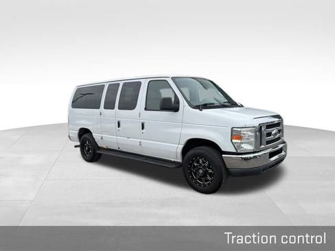 Used 2013 Ford E-350 and Econoline 350 XLT image 2