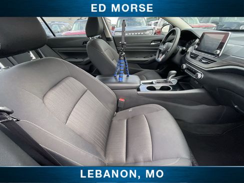 Used 2024 Nissan Altima 2.5 SV FWD image 25