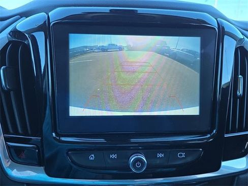 Used 2018 Chevrolet Traverse LT image 24