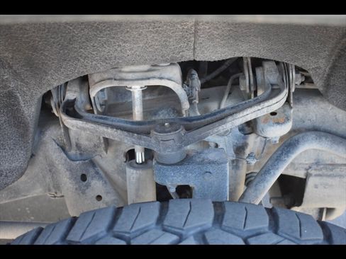 Used 2020 Chevrolet Silverado 2500 LT w/ Z71 Off-Road Package AWD/4WD image 38