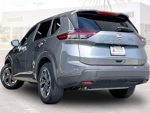 Used 2025 Nissan Rogue SV FWD image 29