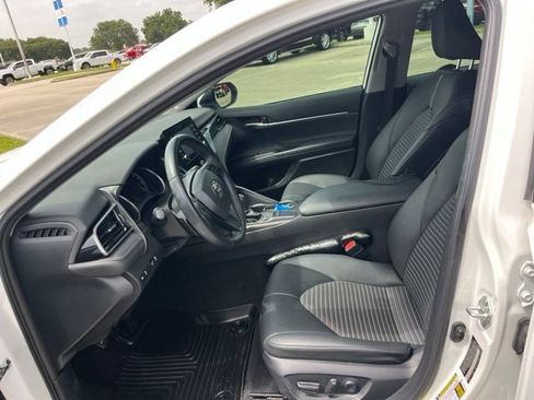 Used 2023 Toyota Camry SE FWD image 14