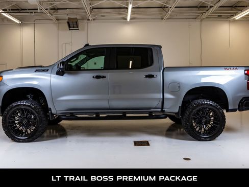 Used 2024 Chevrolet Silverado 1500 LT Trail Boss w/ LT Trail Boss Premium Package AWD/4WD image 6