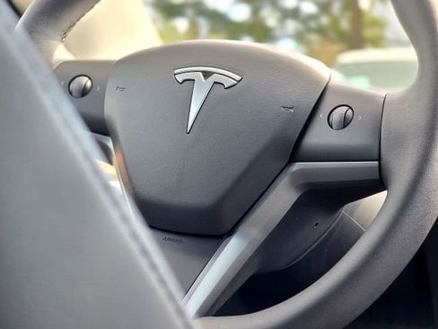 Used 2022 Tesla Model 3 Long Range AWD/4WD image 13