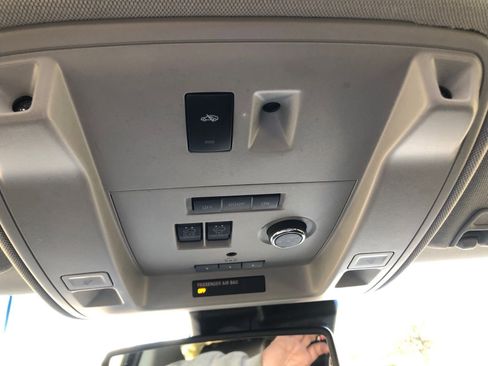 Used 2019 GMC Yukon XL Denali w/ Open Road Package image 38