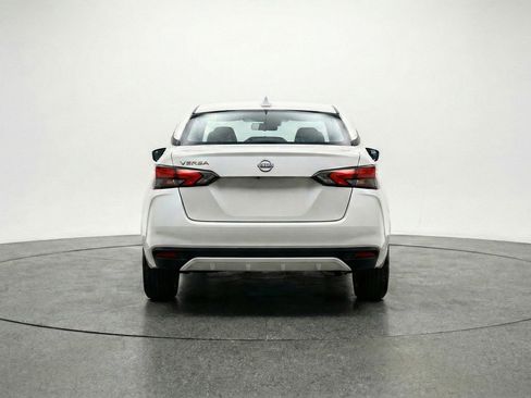 Used 2025 Nissan Versa SV image 7