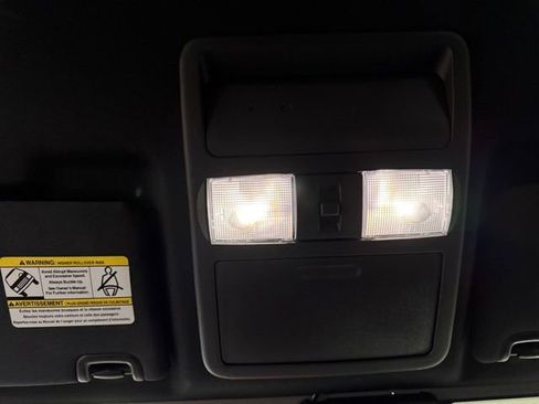 Used 2025 Nissan Frontier PRO-4X w/ Pro Convenience Package image 19