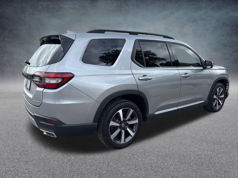 Used 2023 Honda Pilot Touring image 5