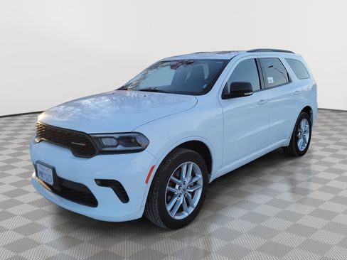Used 2024 Dodge Durango GT image 1