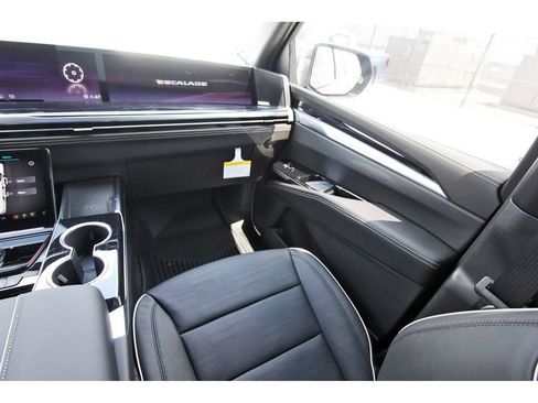 New 2026 Cadillac Escalade ESV Sport w/ Touring Package AWD/4WD image 10