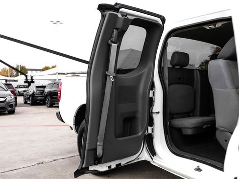 Used 2019 Nissan Frontier S image 42