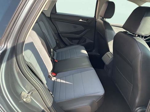 Used 2025 Volkswagen Jetta SE image 9