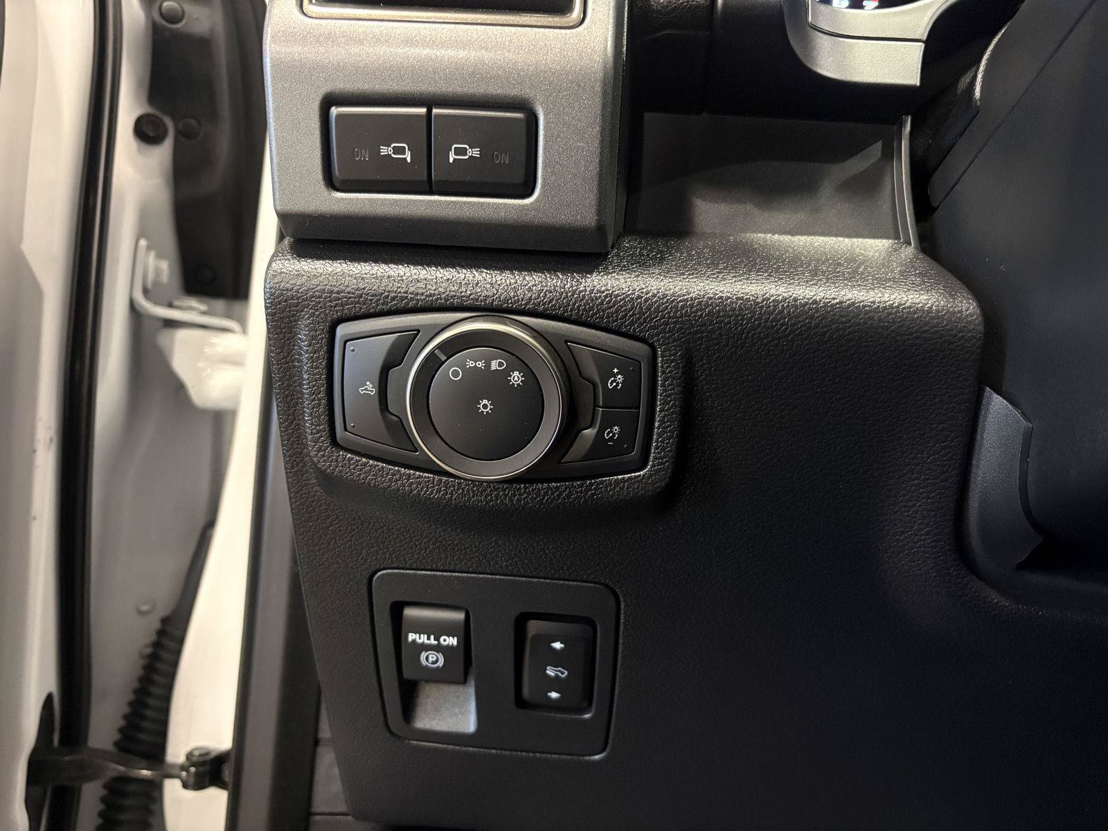Used 2020 Ford F150 Raptor w/ Equipment Group 802A Luxury AWD/4WD image 24