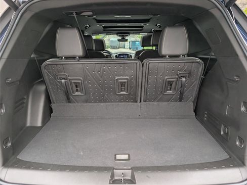 Used 2022 Chevrolet Traverse LT w/ LT Premium Package AWD/4WD image 14