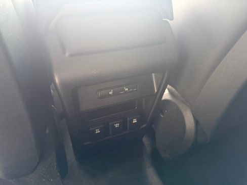 Used 2018 Land Rover Discovery Sport HSE AWD/4WD image 26