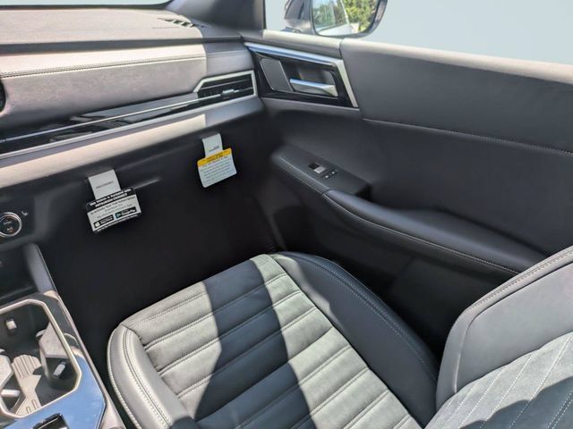 New 2026 Mitsubishi Outlander LE FWD image 17
