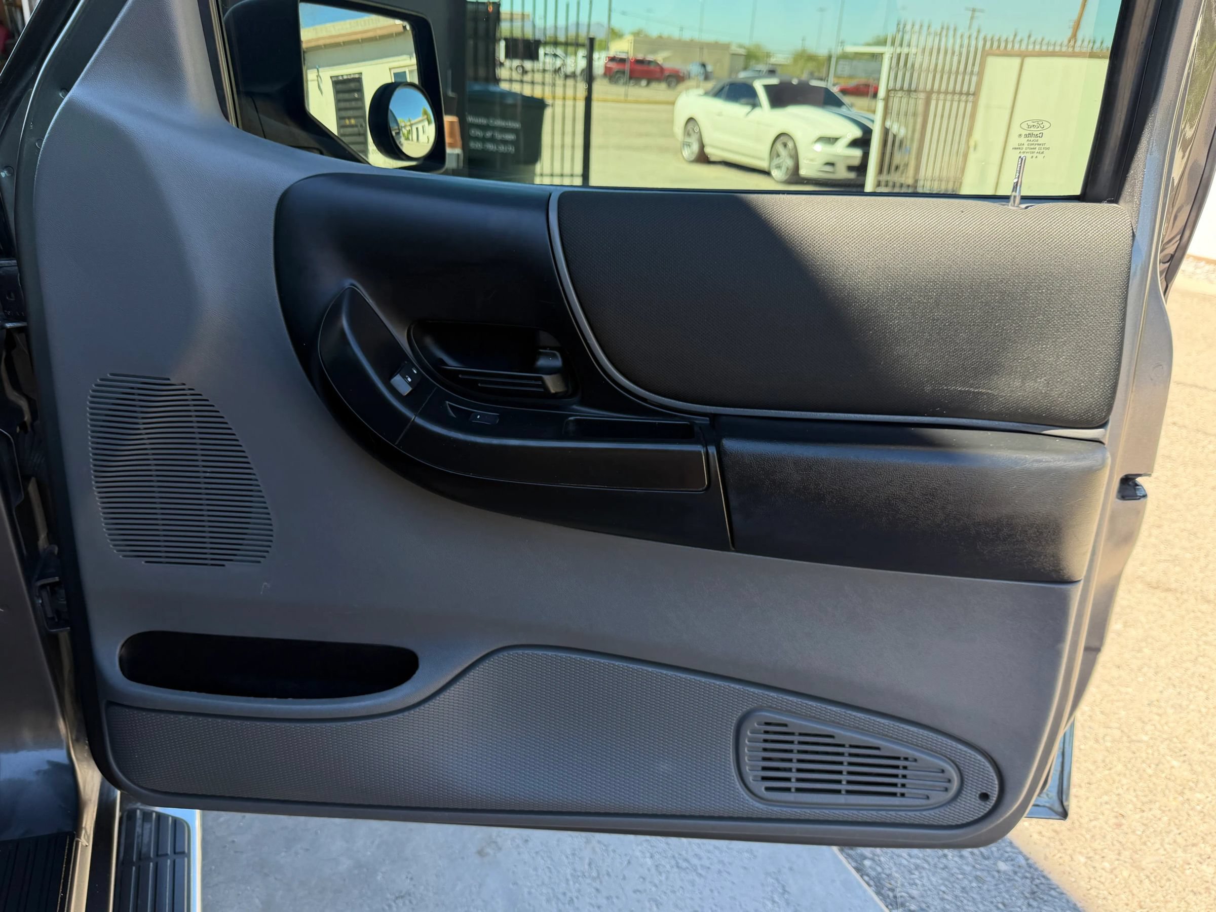 Used 2011 Ford Ranger Sport w/ Bright Trim Group RWD image 12