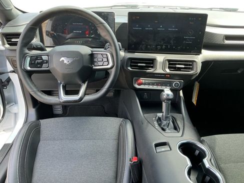 Used 2025 Ford Mustang Coupe image 17