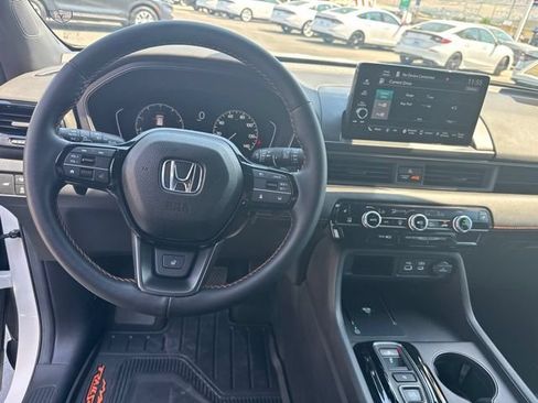 Certified 2025 Honda Pilot TrailSport image 19