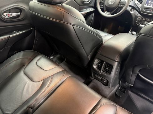 Used 2022 Jeep Cherokee Trailhawk w/ Sound & Nav Group image 40