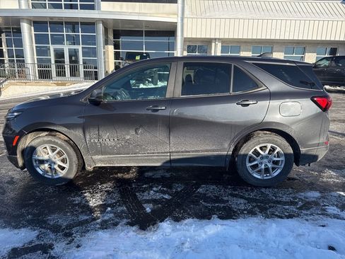 Used 2022 Chevrolet Equinox LS w/ LS Convenience Package image 3