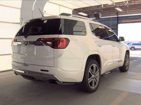 Used 2017 GMC Acadia Denali w/ Technology Package FWD image 4