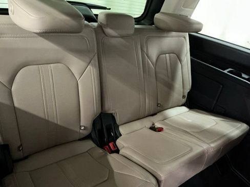 Used 2024 Ford Expedition Limited AWD/4WD image 17