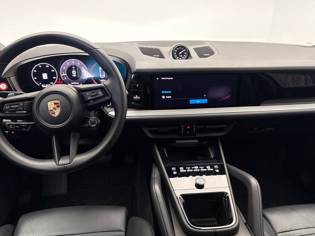Certified 2024 Porsche Cayenne Coupe AWD/4WD image 29