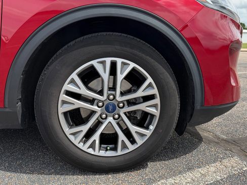 Used 2022 Ford Escape SEL w/ Technology Package FWD image 18