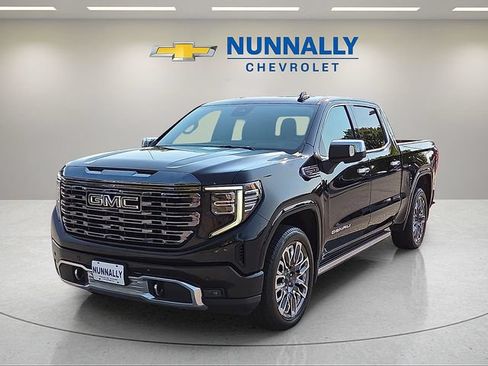 Used 2023 GMC Sierra 1500 Denali Ultimate AWD/4WD image 1