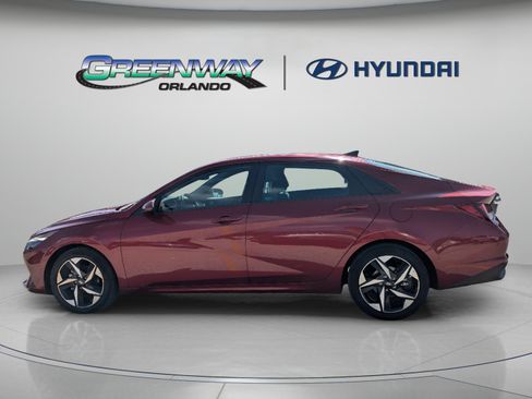 Used 2023 Hyundai Elantra SEL w/ Convenience Package FWD image 5