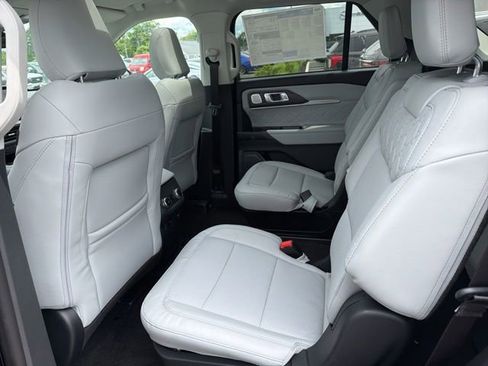 New 2026 Ford Explorer Platinum w/ LUX Leather Package AWD/4WD image 10