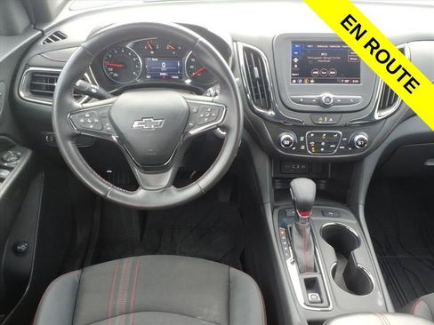 Used 2022 Chevrolet Equinox RS w/ LPO, Floor Liner Package image 9