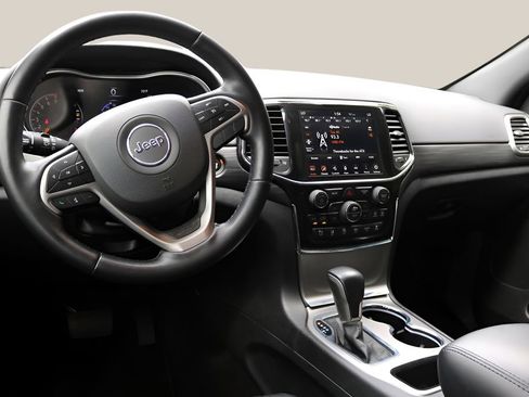Used 2022 Jeep Grand Cherokee Laredo X RWD image 17