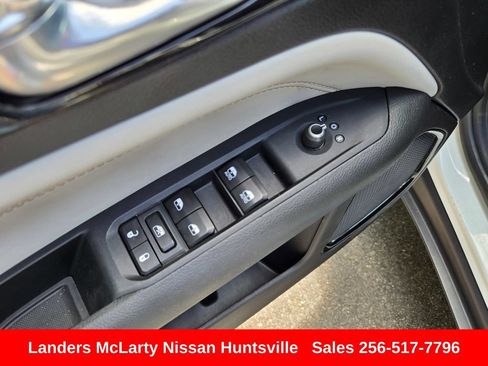 Used 2025 Jeep Compass Limited AWD/4WD image 21