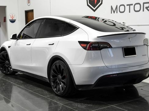 Used 2022 Tesla Model Y Performance AWD/4WD image 11