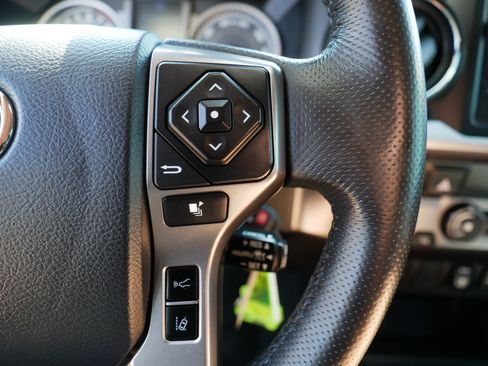 Used 2019 Toyota Tacoma SR5 AWD/4WD image 29