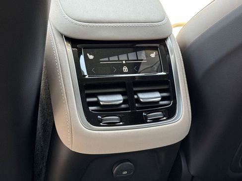 New 2026 Volvo XC90 T8 Plus w/ Protection Package Premier AWD/4WD image 17