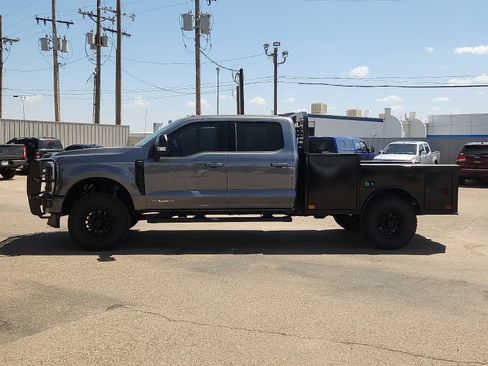 Used 2025 Ford F350 Lariat w/ Black Appearance Package AWD/4WD image 2