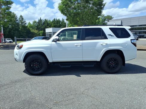 Used 2024 Toyota 4Runner TRD Off-Road Premium w/ Moonroof Package AWD/4WD image 3